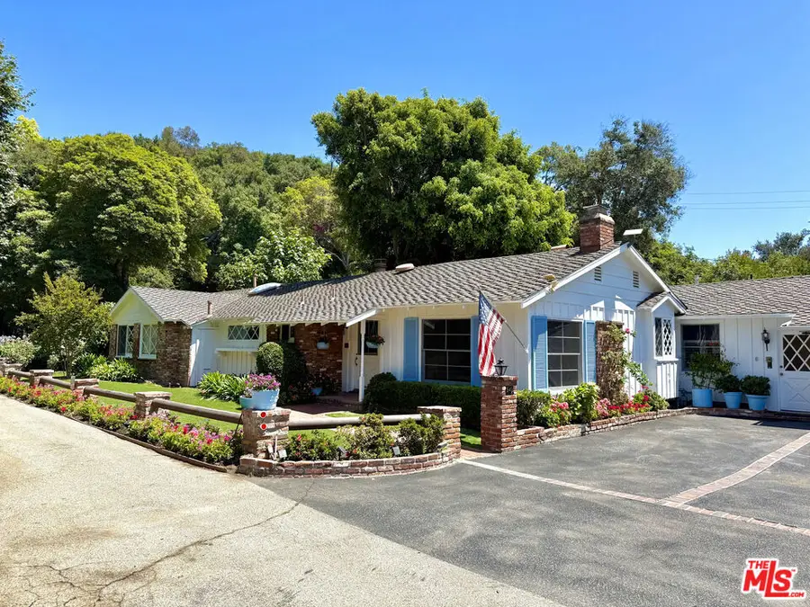 1754 Mandeville Canyon Road, Los Angeles, CA 90049 - Image #2