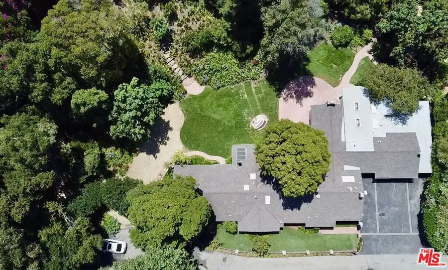 1754 Mandeville Canyon Road, Los Angeles, CA 90049 - Image #3