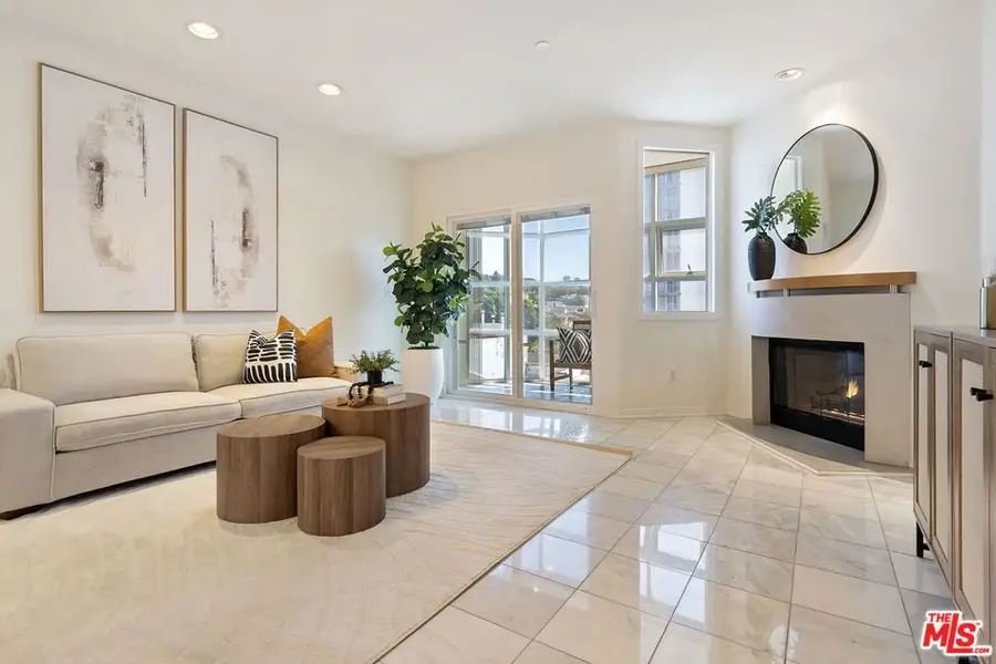 171 N Church Lane #619, Los Angeles, CA 90049 - Image #2