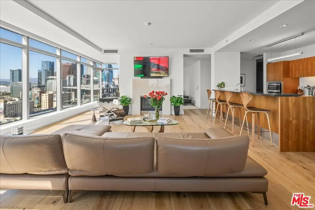 1155 S Grand Avenue #2202, Los Angeles, CA 90015 - Image #1