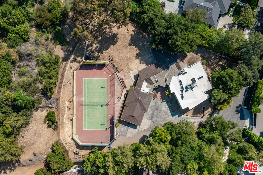 16145 High Valley Place, Encino, CA 91436 - Image #2