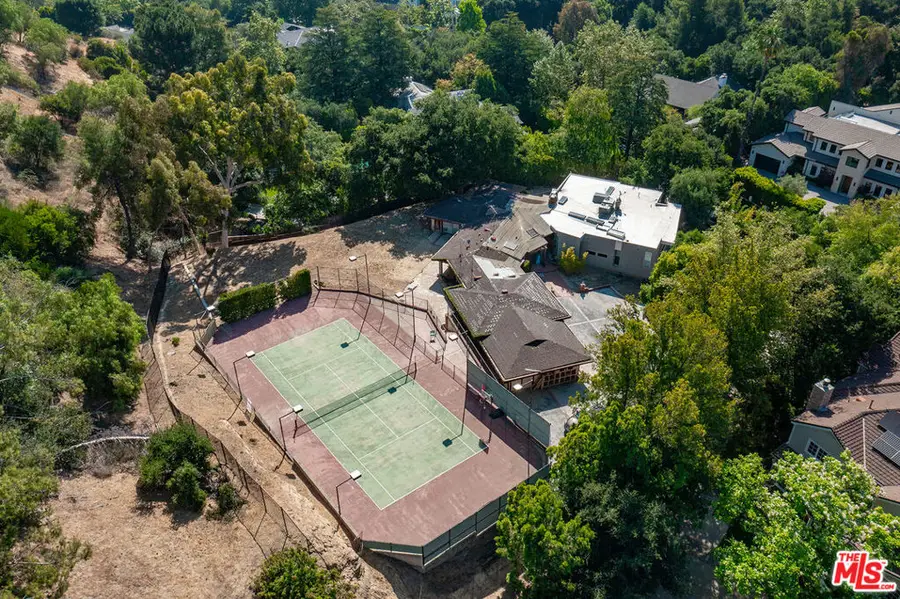 16145 High Valley Place, Encino, CA 91436 - Image #3