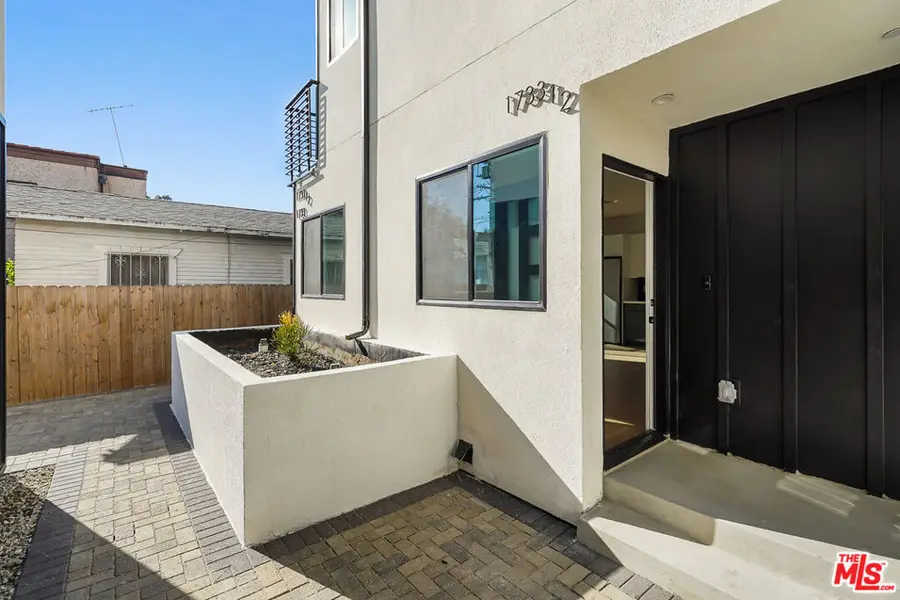 1733 S New Hampshire Avenue, Los Angeles, CA 90006 - Image #2