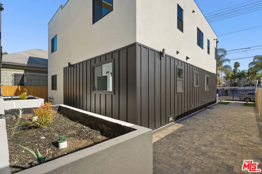 1733 S New Hampshire Avenue, Los Angeles, CA 90006 - Image #3