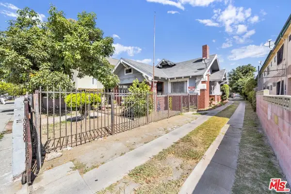 1215 W 39th Place, Los Angeles, CA 90037