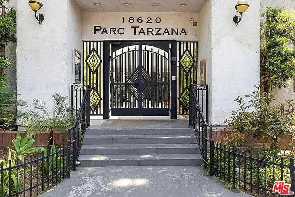 18620 Hatteras Street #166, Tarzana, CA 91356 - Image #1