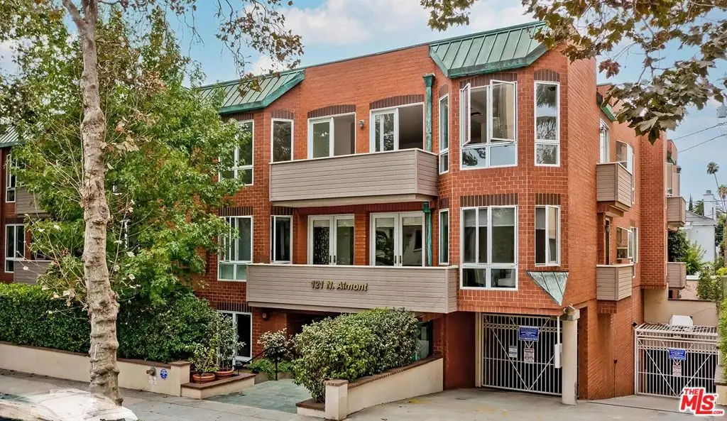 121 N Almont Drive #303, Beverly Hills, CA 90211 - Image #1