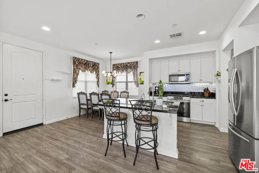 21757 Bene Drive, Santa Clarita, CA 91350 - Image #3