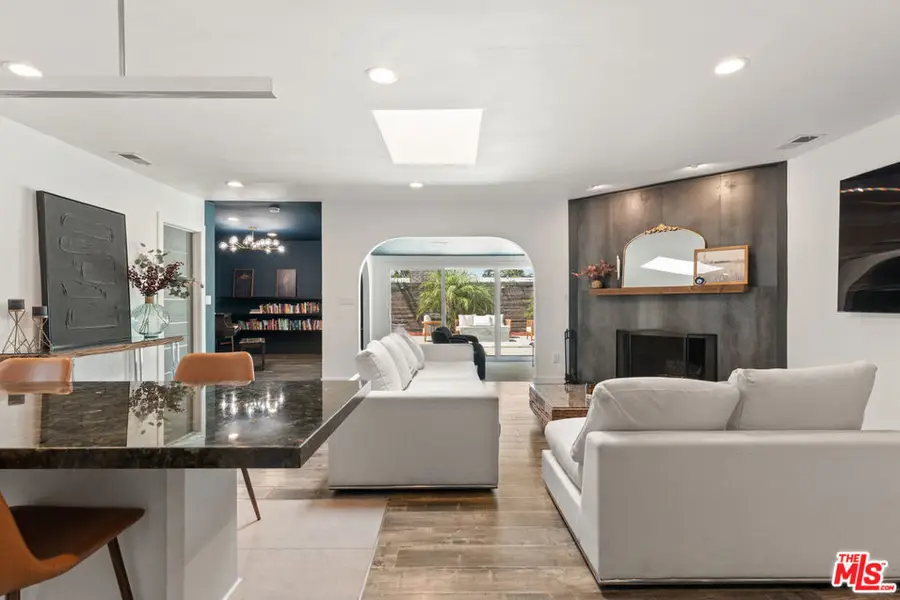 17235 Hatteras Street, Encino, CA 91316 - Image #2