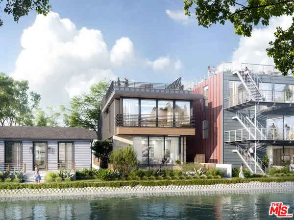 404 Linnie Canal, Venice, CA 90291