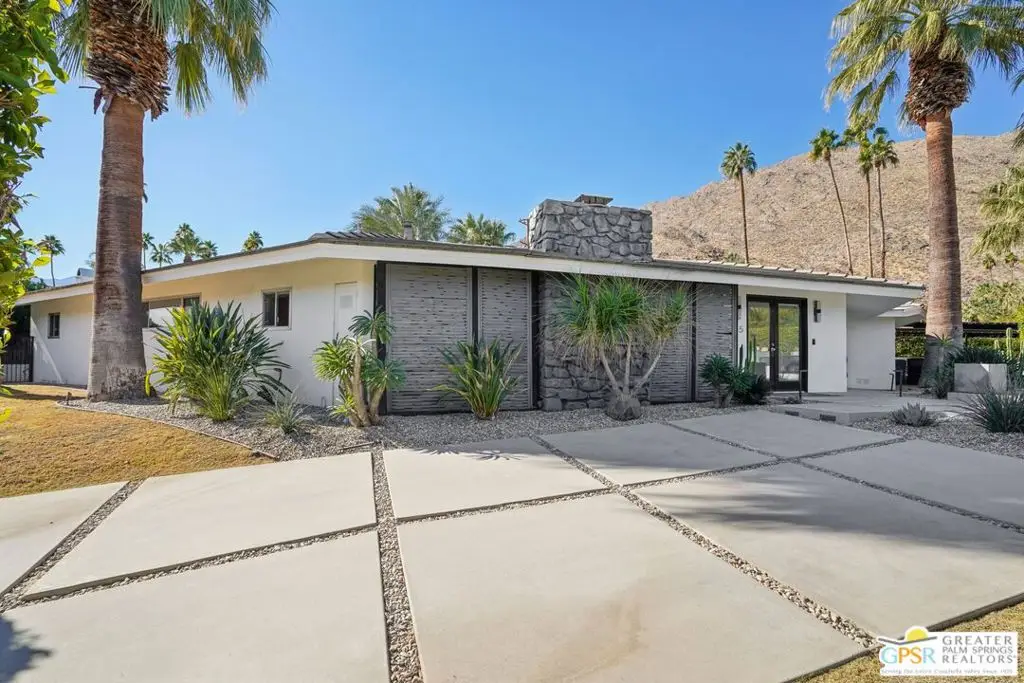 215 W Camino Alturas, Palm Springs, CA 92264 - Image #1