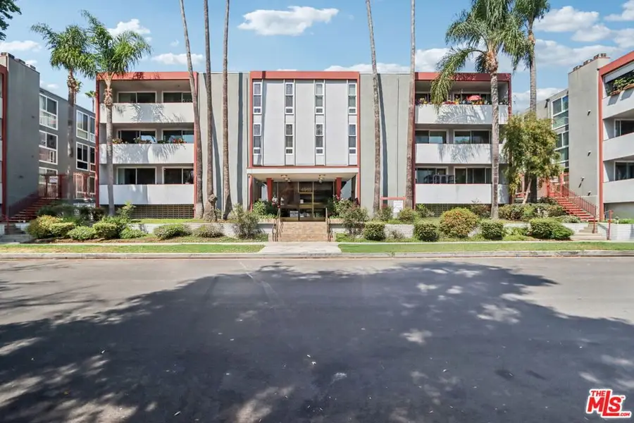 4915 Tyrone Avenue #102, Sherman Oaks, CA 91423 - Image #3