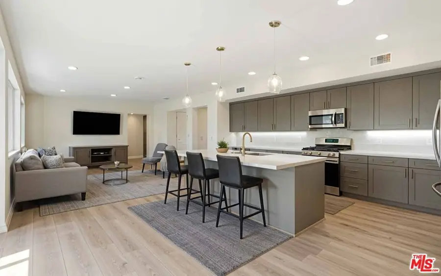 2850 Wagon Wheel Road #401, Oxnard, CA 93036 - Image #2