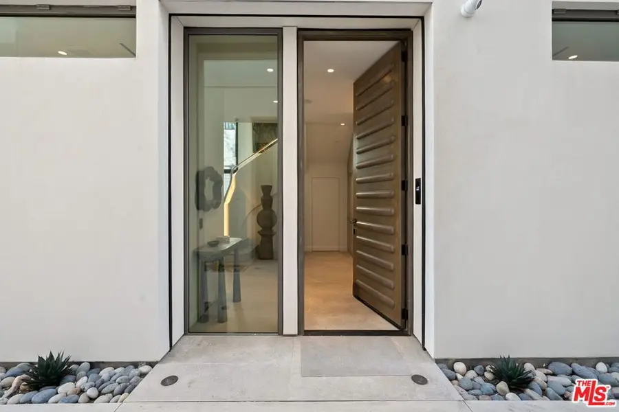 938 Palisades Beach Road, Santa Monica, CA 90403 - Image #3