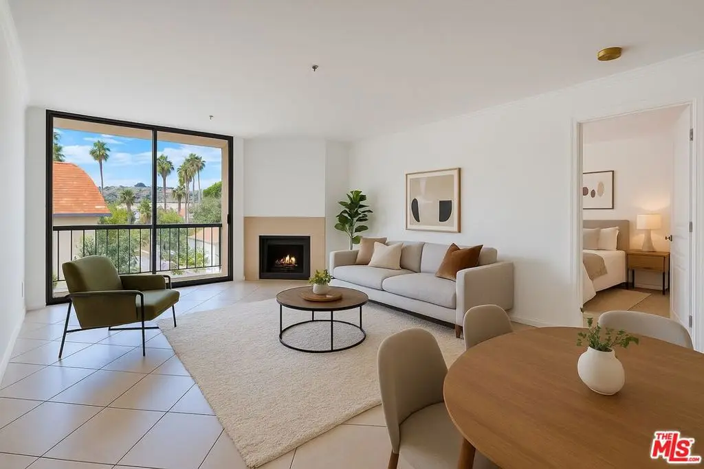 7320 Hawthorn Avenue #207, Los Angeles, CA 90046 - Image #1