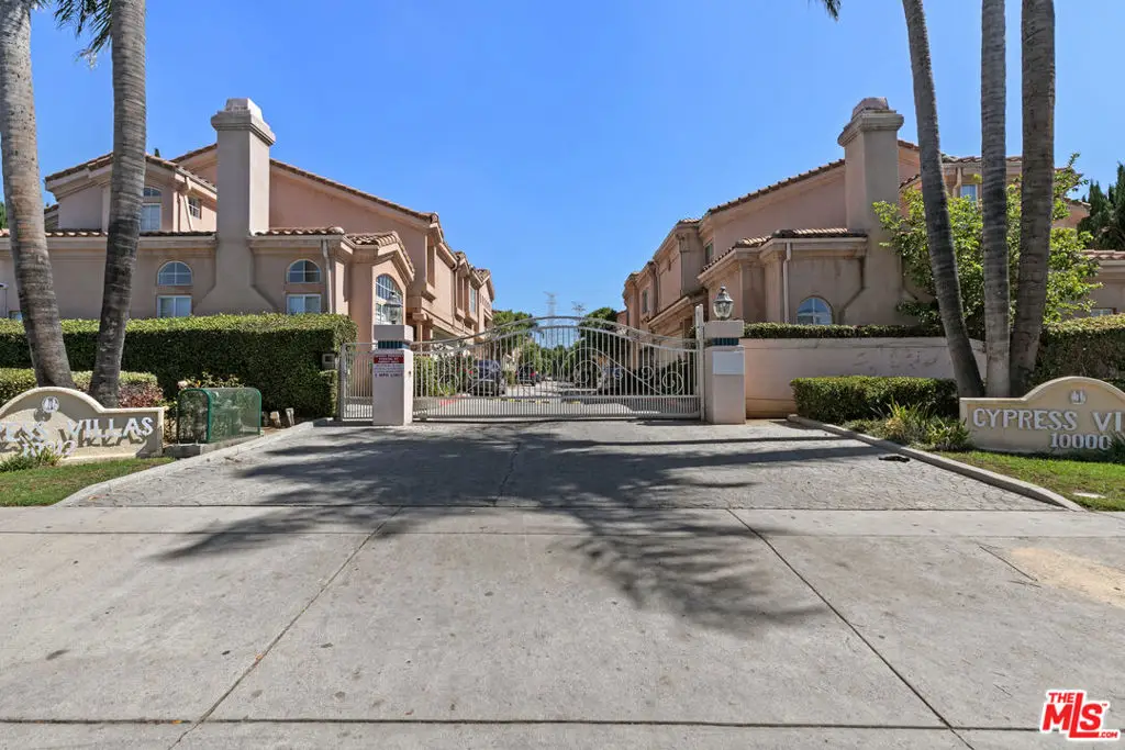 10004 Reseda Boulevard #D, Northridge, CA 91324 - Image #1