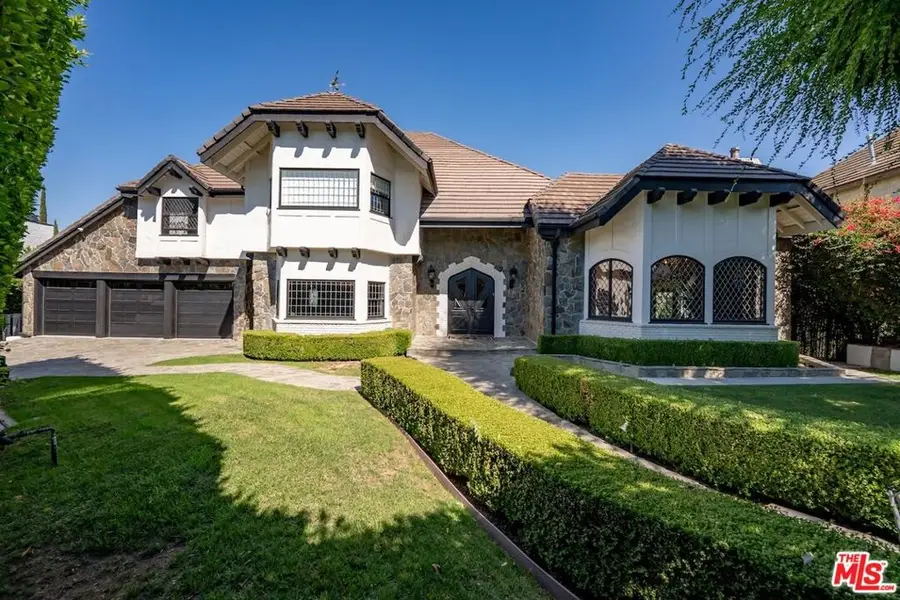 17069 Oak View Drive, Encino, CA 91436 - Image #2