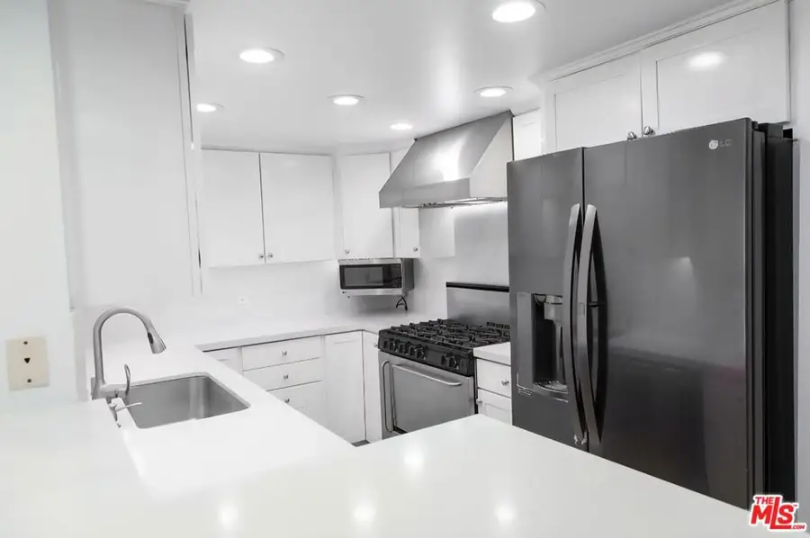 1227 Granville Avenue #PH2, Los Angeles, CA 90025 - Image #3