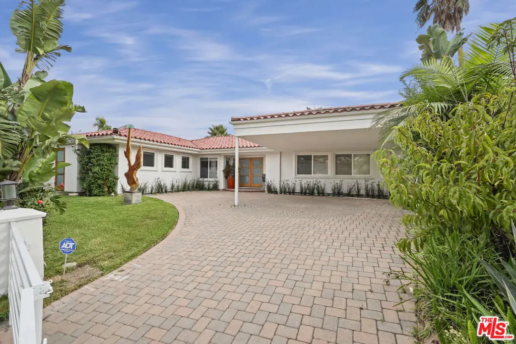 16906 Enchanted Place, Pacific Palisades, CA 90272 - Image #1