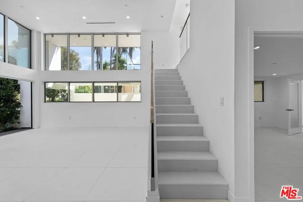 621 N Kings Road #1, West Hollywood, CA 90048 - Image #1