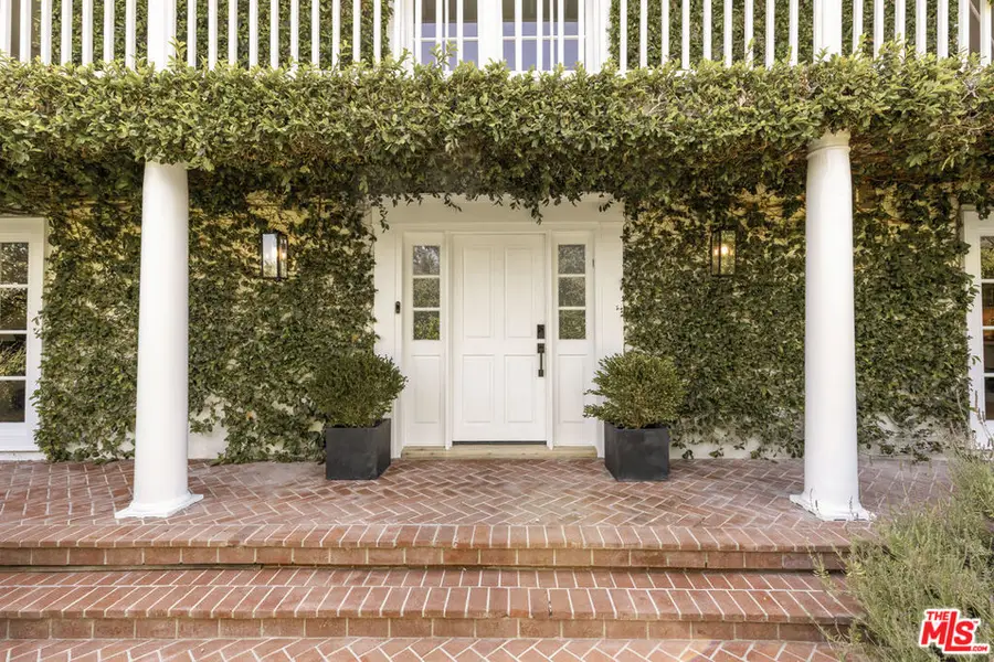 5020 Bilmoor Avenue, Tarzana, CA 91356 - Image #2