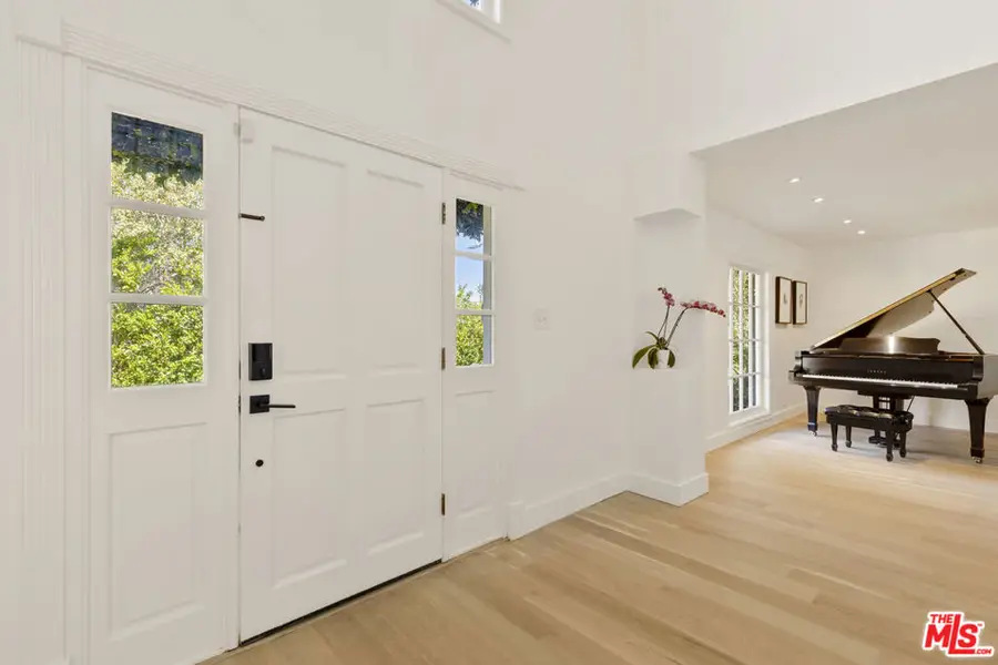 5020 Bilmoor Avenue, Tarzana, CA 91356 - Image #3