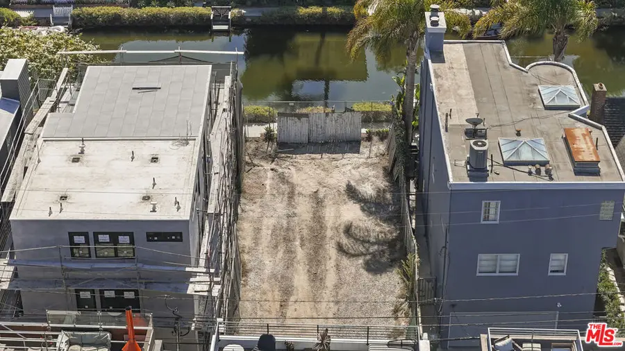 419 Carroll Canal, Venice, CA 90291 - Image #2
