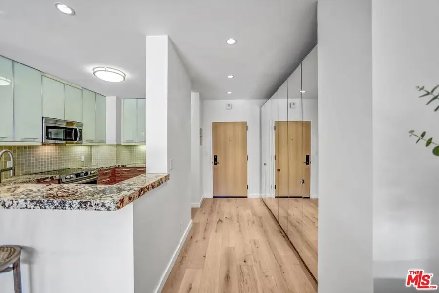 999 N Doheny Drive #106, West Hollywood, CA 90069 - Image #3