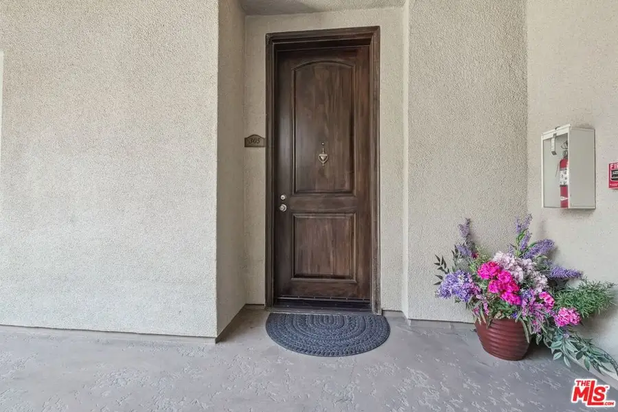 11218 Camarillo Street #305, North Hollywood, CA 91602 - Image #3