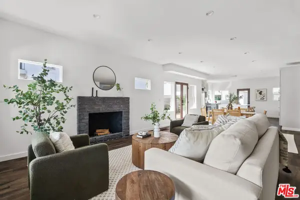 2209 West Boulevard, Los Angeles, CA 90016