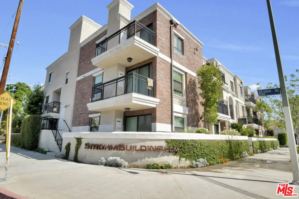 10455 Magnolia Boulevard, North Hollywood, CA 91601 - Image #1