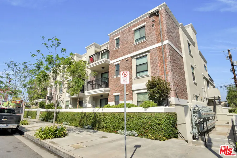 10455 Magnolia Boulevard, North Hollywood, CA 91601 - Image #2