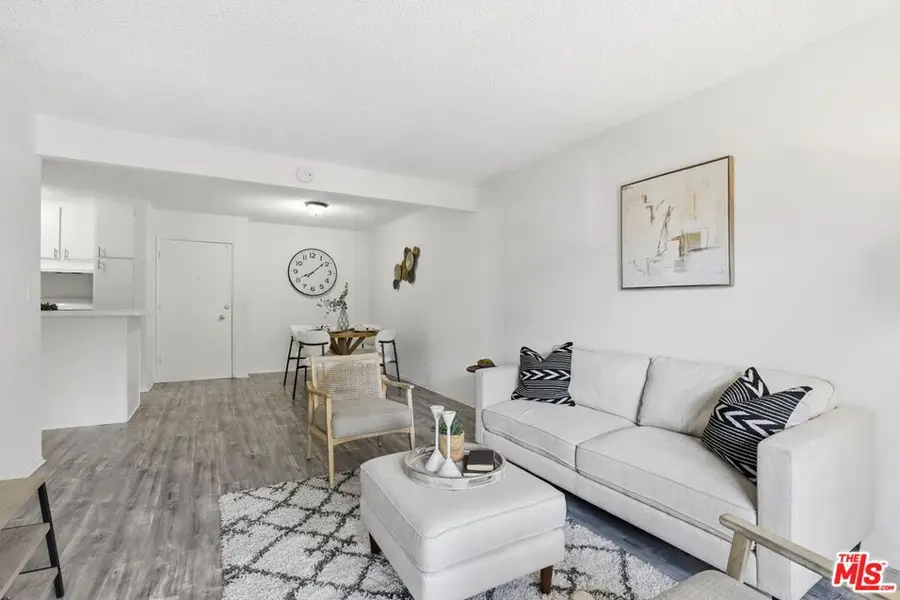 18620 Hatteras Street #276, Tarzana, CA 91356 - Image #3