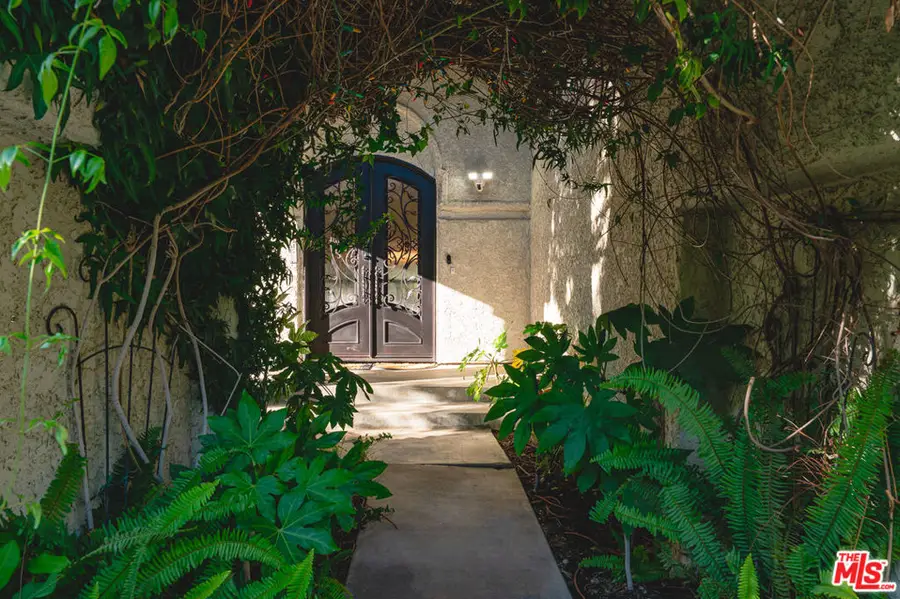 24232 Mentry Drive, Newhall, CA 91321 - Image #2