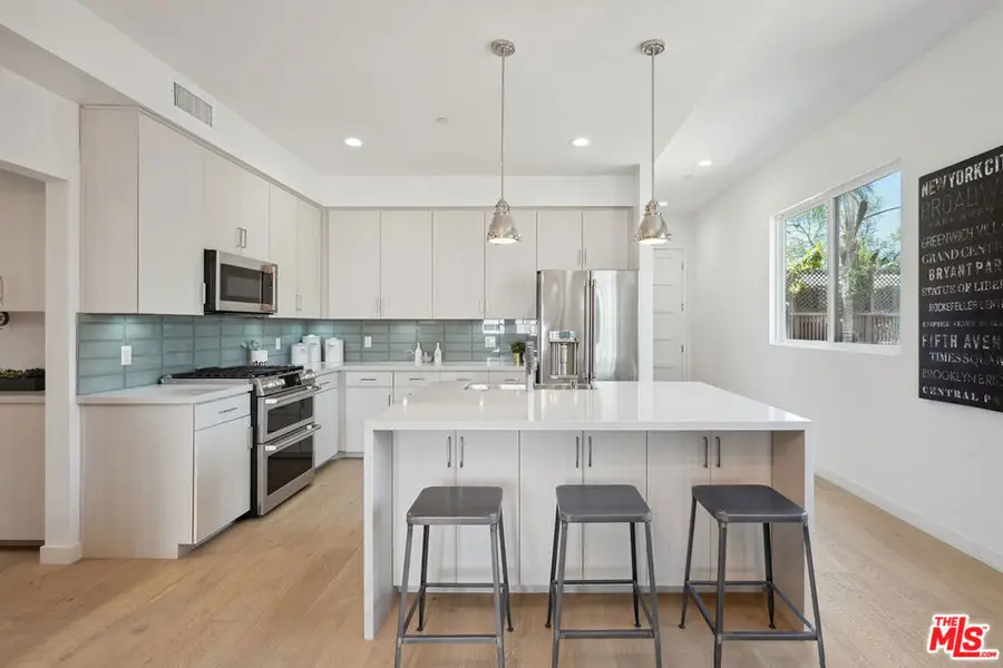 1746 Garfield Place #302, Los Angeles, CA 90028 - Image #2