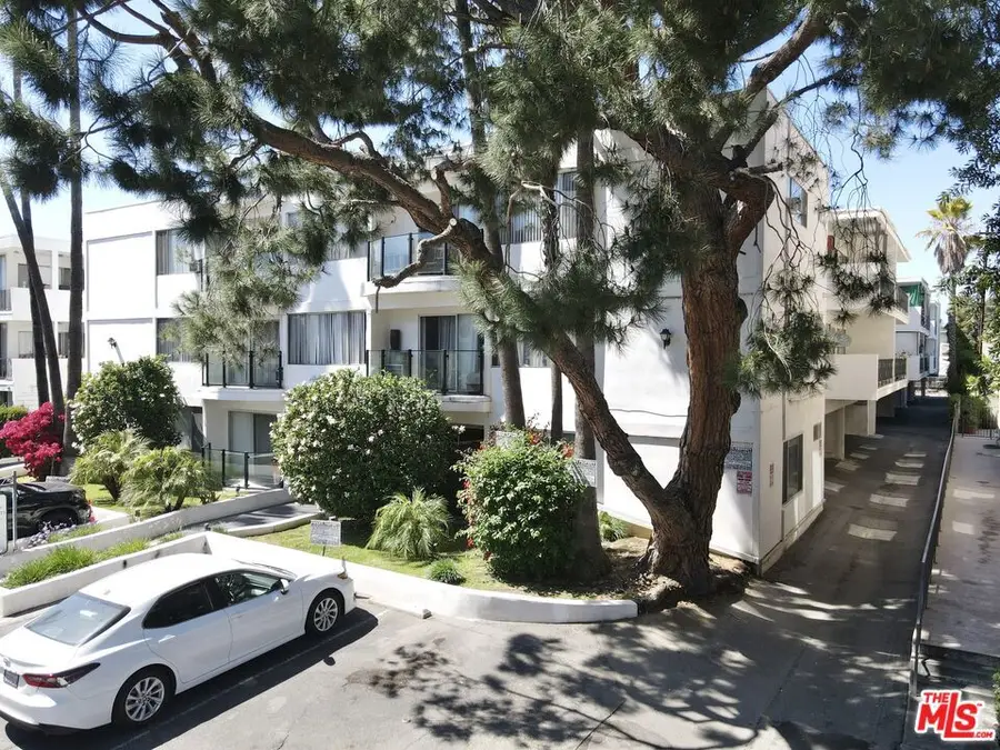 11911 Weddington Street, Valley Village, CA 91607 - Image #3