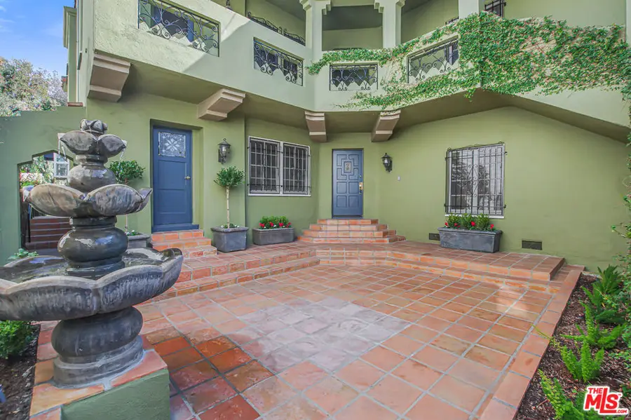 1074 S Genesee Avenue, Los Angeles, CA 90019 - Image #3