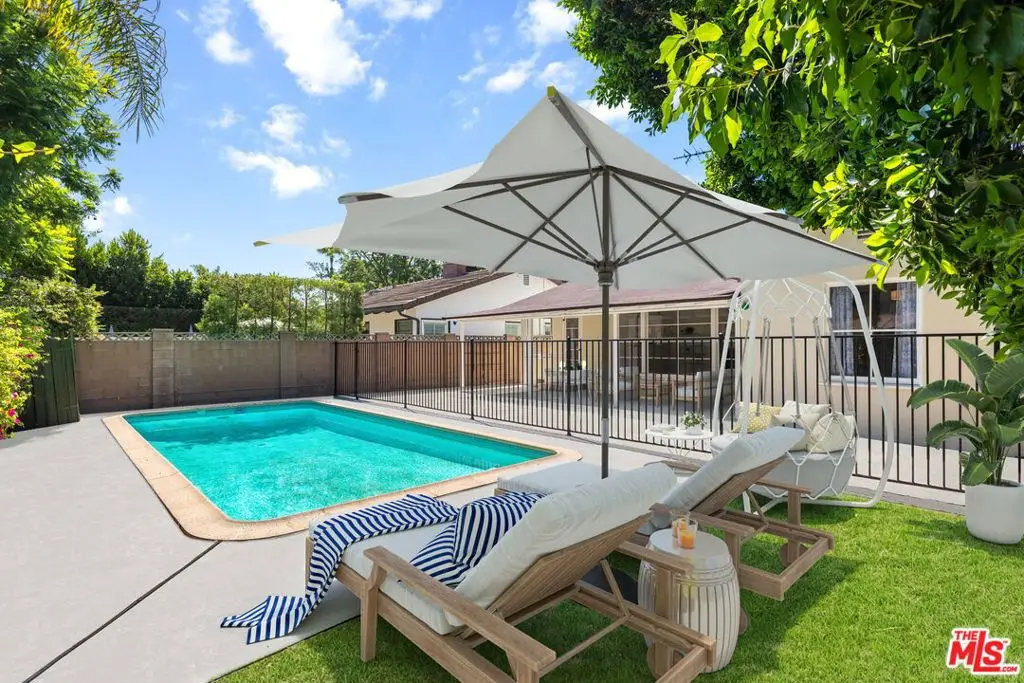 15519 Huston Street, Encino, CA 91436 - Image #1