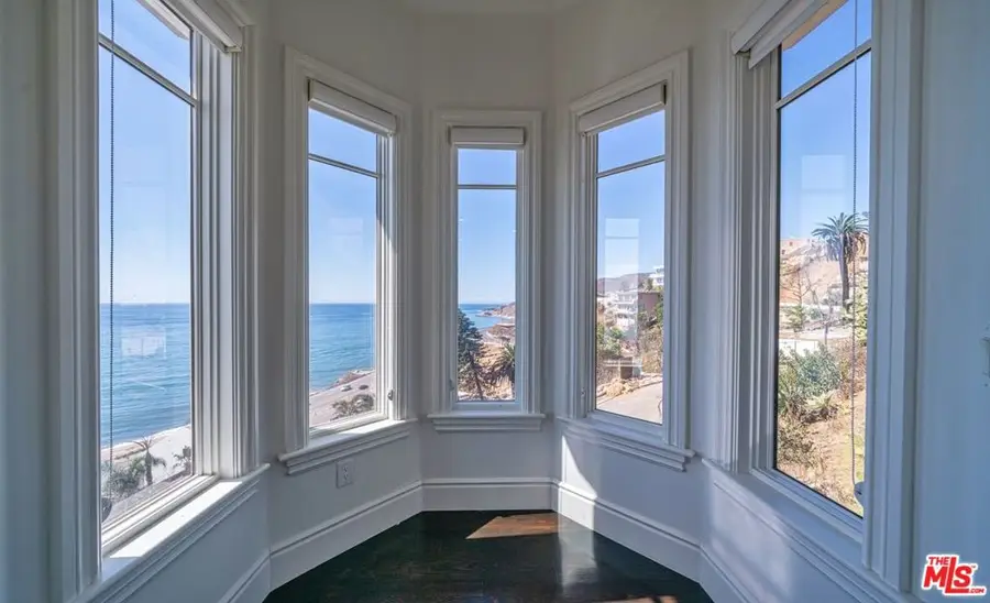 17819 Castellammare Drive, Pacific Palisades, CA 90272 - Image #3