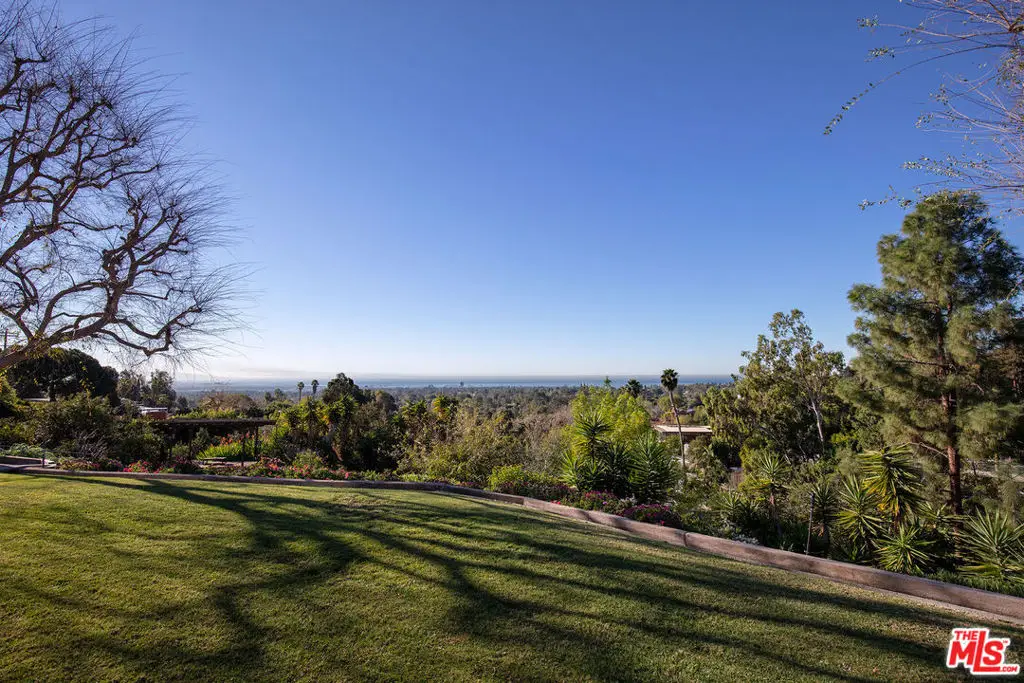 765 N Tigertail Road, Los Angeles, CA 90049 - Image #1
