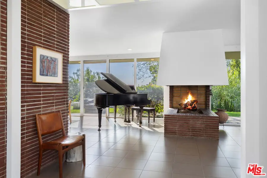 765 N Tigertail Road, Los Angeles, CA 90049 - Image #3