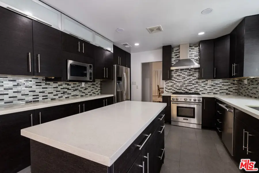 6710 S Garth Avenue, Los Angeles, CA 90056 - Image #2