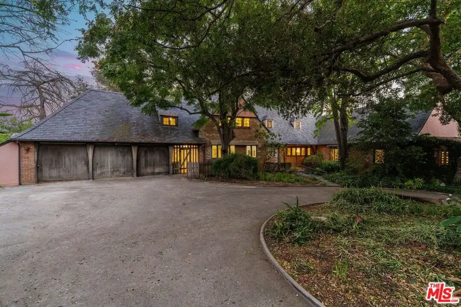 1660 La Vista Place, Pasadena, CA 91103 - Image #2