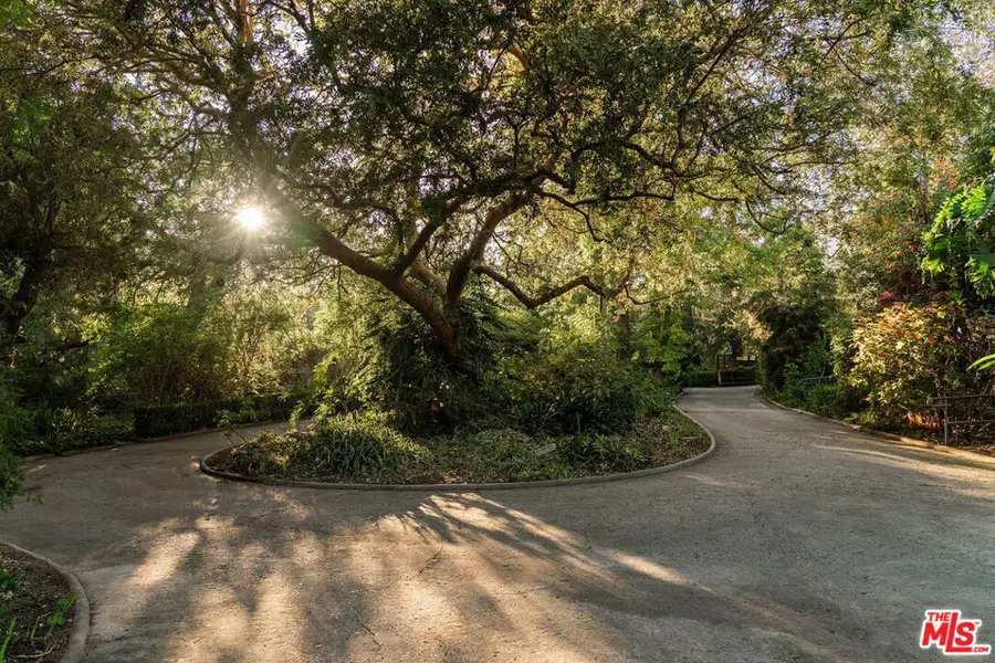 1660 La Vista Place, Pasadena, CA 91103 - Image #3