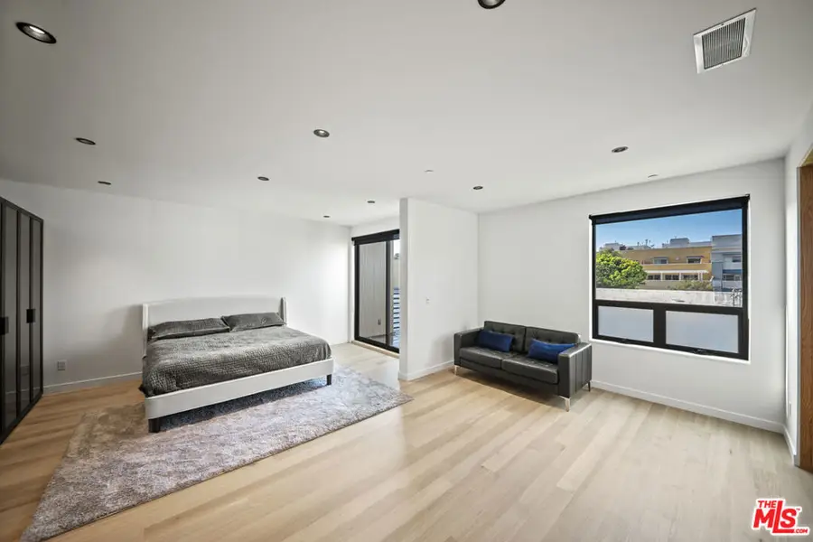 212 Bay Street #102, Santa Monica, CA 90405 - Image #2