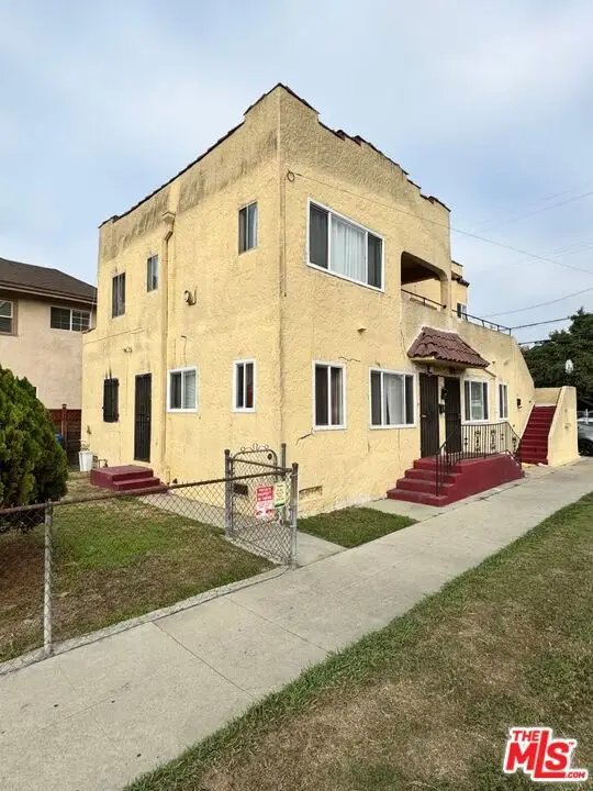 6217 S Halldale Avenue, Los Angeles, CA 90047