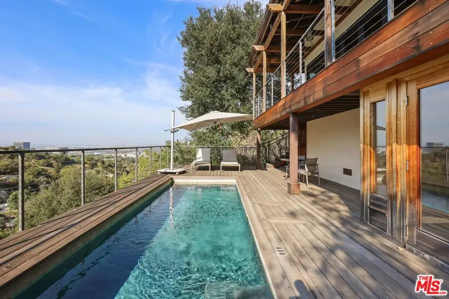 2835 Oak Point Drive, Los Angeles, CA 90068 - Image #2