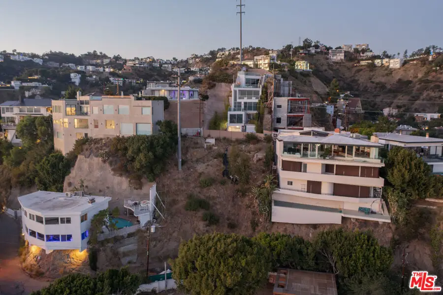 8692 Franklin Avenue, Los Angeles, CA 90069 - Image #3