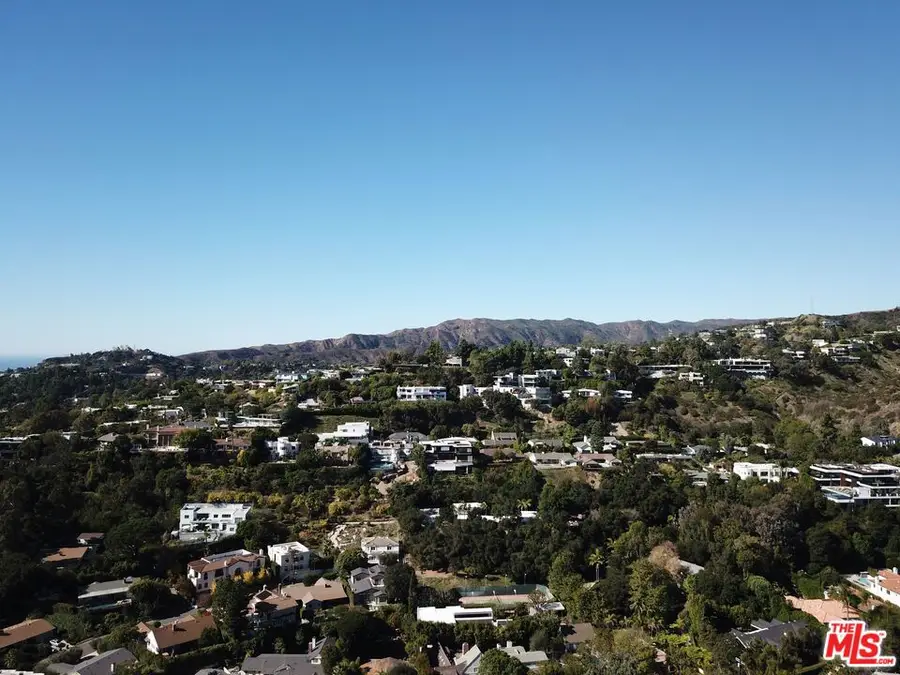 875 N Norman Place, Los Angeles, CA 90049 - Image #3