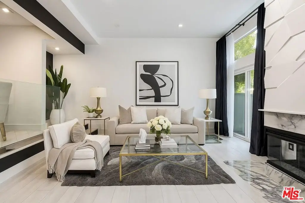 18730 Hatteras Street #23, Tarzana, CA 91356 - Image #1